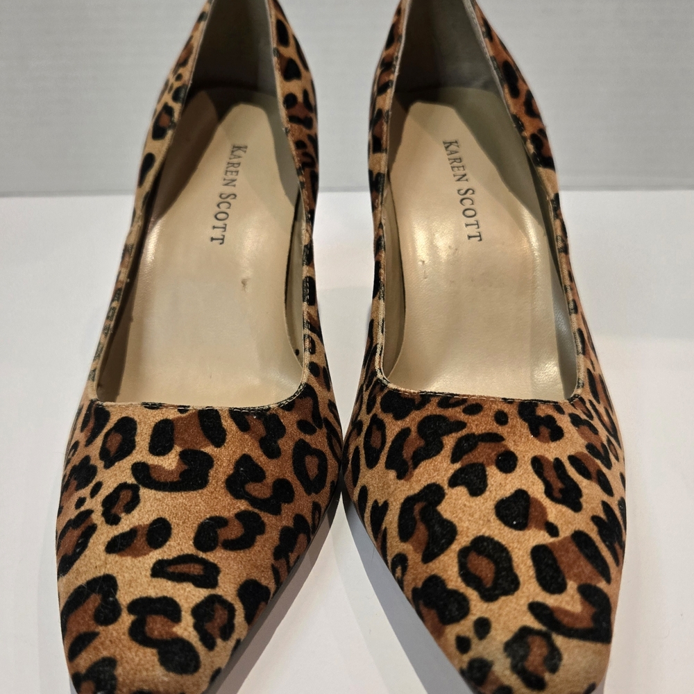 Karen Scott Leopard Print Women's Heels - Picture 6 of 7